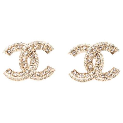 Metal, Strass & Resin Gold & Transparent Ref. A86504 Y09569 Z2800 $475* https://www.chanel.com/us/fashion/p/A86504Y09569Z2800/earrings-metal-strass-resin/ Chanel Earrings Cc, Earrings Chanel, Chanel Jewelry Earrings, October Birthstone Jewelry, Long Pearl Necklaces, Pearl Jewelry Necklace, Chanel Earrings, Yellow Gold Jewelry, Chanel Vintage