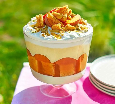 Peach panna cotta trifle Sharing Dessert, Peach Trifle, Summer Trifle, Trifle Recipes, Peach Syrup, Trifle Dish, Trifle Bowl, Trifle Recipe, Bbc Good Food