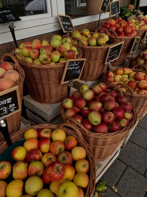 Apple Aesthetic Fruit, Apples Aesthetic, Aesthetic September, Autumn Apples, Apple Festival, Strawberry Shortcake Characters, Fall Mood Board, Fruit Picking, Cottage Garden Design