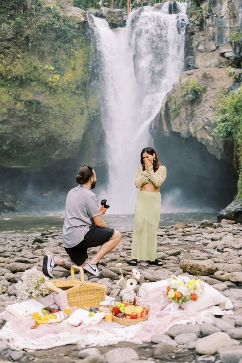 Bali Waterfall Surprise Proposal with A Picnic 6 Bali Proposal Ideas, Proposal Ideas Waterfall, Waterfall Proposal Ideas, Waterfall Proposal, Proposal Ideas Beach, Bali Waterfalls, Beach Proposal, Proposal Photography, Wedding Photojournalism