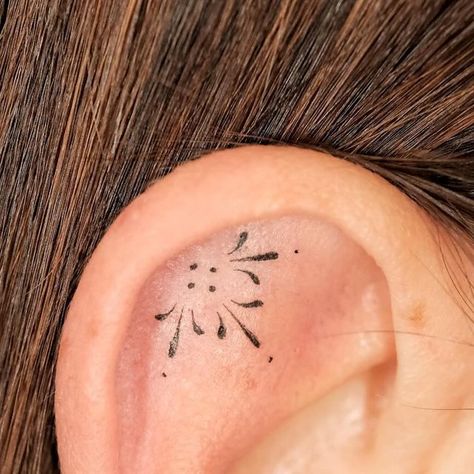 ✣ Giada Yoon ✣ on Instagram: "Better than a piercing ✨  #eartattoo #earjewelry #earrings" Ear Stick And Poke, On Ear Tattoo, Ear Tattoo Constellation, Tattoo In Ear, White Ear Tattoo, Virgo Constellation Tattoo Behind Ear, Ear Tattoo With Piercing, Star Tattoo On Ear, Tattoo On The Back Of The Neck