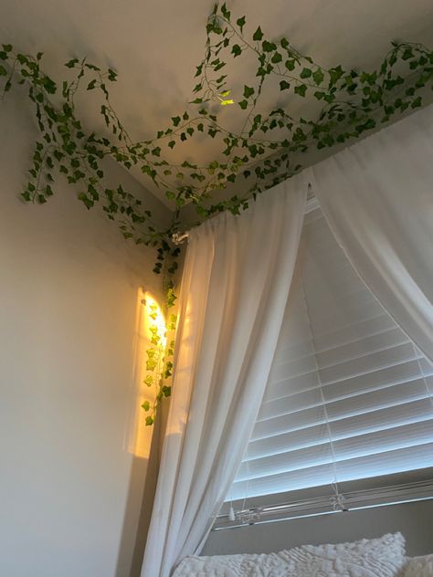 Fake Vine Canopy Over Bed, Fake Ivy Ceiling, How To Decorate With Fake Vines, Fake Vines Decor Bedroom Ceiling Corner, Fake Ivy Canopy Over Bed, How To Hang Vines From Ceiling, Ivy Above Bed, Vines From Ceiling, Fake Vines Decor Bedroom Ceiling