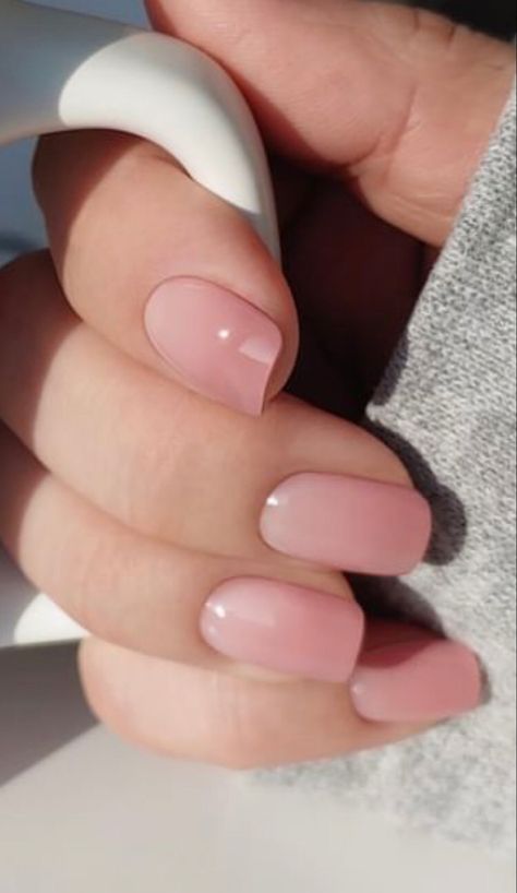 Baby Pink Nails Ombre, Dusty Pink Ombre Nails, French Fade Nails Short, Light Pink Ombre Nails, Rose Gel Nails, Reverse Ombre Nails, Trip Nails, Pink Ombré Nails, Dusty Pink Nails