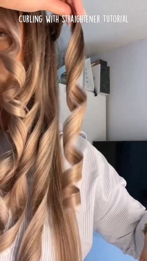 Curls With Straightener, Curl Hair With Straightener, Hairstyle Examples, Hair Curling Tips, Hair Inspiration Long, Flat Iron Curls, Curls For Long Hair, Hair Tips Video, Trendy Hairstyle