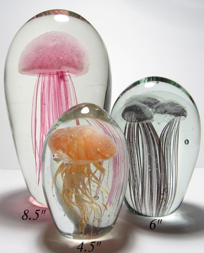 blown glass jellyfish Jellyfish Decorations, Mermaid Diy, Art Of Glass, Chihuly, Gorgeous Glass, Glass Marbles, Glass Vases, Glass Paperweights, Glass Ceramic