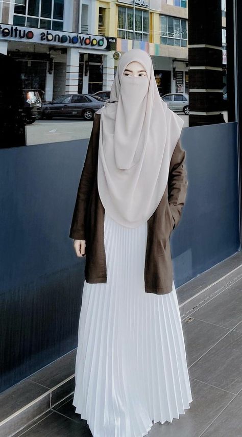 Niqabi Outfits Casual, Niqab Fashion Hijab Outfit, Purdah Girl, Niqabi Fashion, Muslimah Fashion Casual, Muslimah Style, Muslimah Outfit, Muslim Women Fashion, Modest Dresses Casual