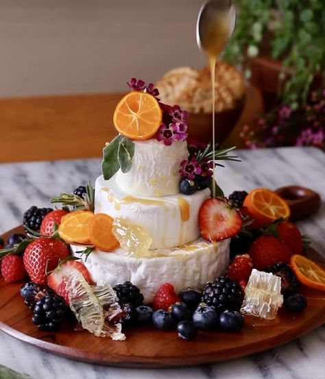 Charcuterie Cake, Greens Soup, Party Boards, Cheese Tower, Thanksgiving Aesthetic, Cake Tower, Oreo Fudge, Charcuterie Inspiration, Grazing Table