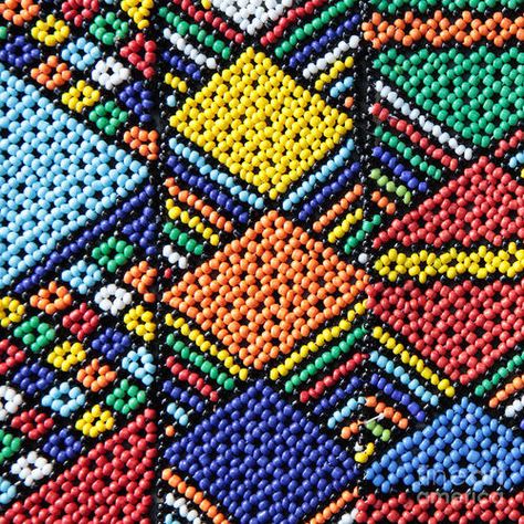 South African bead art. African Beadwork, Necktie Crafts, Beadwork Designs, Print Iphone, Hippy Chic, Native American Beadwork, Beadwork Patterns, Iphone Prints, Kitenge