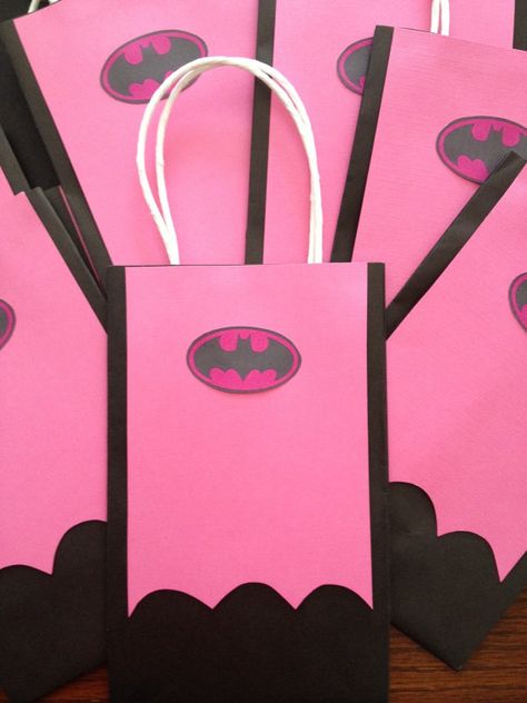 Batgirl Party, Batman Theme Party, Batman Baby Shower, Superman Gifts, Baby Batman, Batman Party, Batman Birthday, It Bag