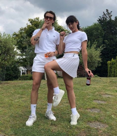 Rich Private School Aesthetic, Constance Billard, Country Club Outfit, Private School Uniforms, Country Club Aesthetic, Boarding School Aesthetic, Prep Girl, Stone Floors, Dynamic Duos