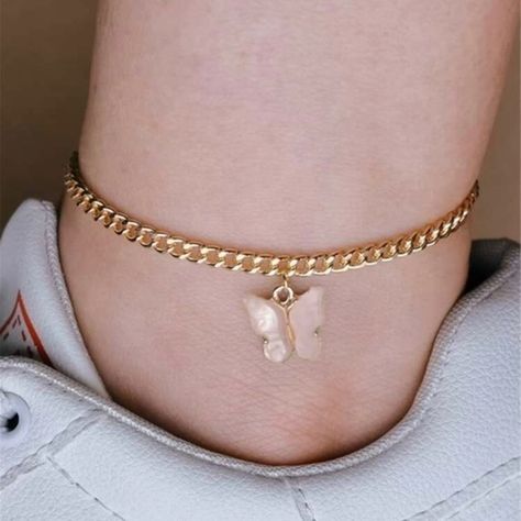 Butterfly Pendant Anklet Available In Gold Only. Super Cute, Trendy And Brand New! Ask Me Any Questions Before Purchasing Match Jewelry, Butterfly Chain, Butterfly Anklet, Charm Anklet, Red Heart Earrings, Urban Outfitters Jewelry, Moonstone Pendant Necklace, Face Necklace, Figaro Chain Necklace