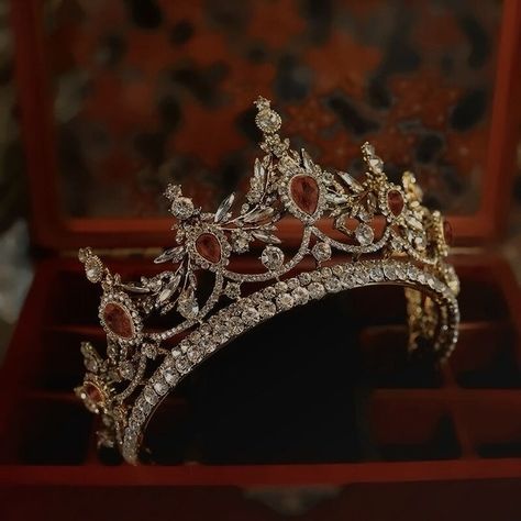 Crown Jewels Aesthetic, Coronation Crown Queens, Royalty Aesthetic Crown, Red Crown Aesthetic, Royal Aesthetic Queen, Royal Red Aesthetic, Royal Crown Aesthetic, Red Queen Crown, Royalty Aesthetic Princess