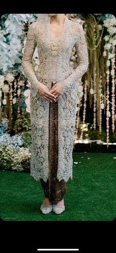 Lace Blouse Outfit, Kebaya Brokat Modern, Kebaya Songket, Renda Kebaya, Brokat Modern, Kebaya Brukat, Kebaya Lamaran, Model Dress Kebaya, Kebaya Lace