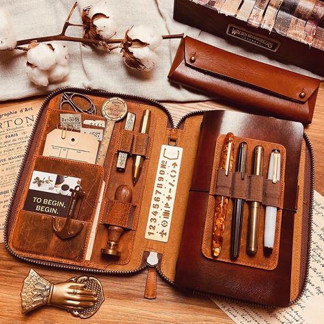 Mareike on Instagram: “Leather, brass and fountain pens❤️ [Advertisement, based on linking the brands] . . . #leather #leathergoods #leathercraft #galenleather…” Pencil Case Art, Really Funny Texts, Vintage Pens, Eye Makeup Designs, Journaling Scrapbooking, Sketchbook Journaling, Nature Journal, Stationery Pens, Makeup Designs