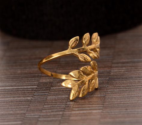 Rose Gold Ring Design For Women, Leaf Design Ring, Gold Ring Design For Women Indian Traditional, Gold Ring Design For Women Indian Simple, Gold Ring Design For Women Indian, Gold Ring Design For Women, Ring Design For Women, Laurel Ring, Brass Jewelry Design