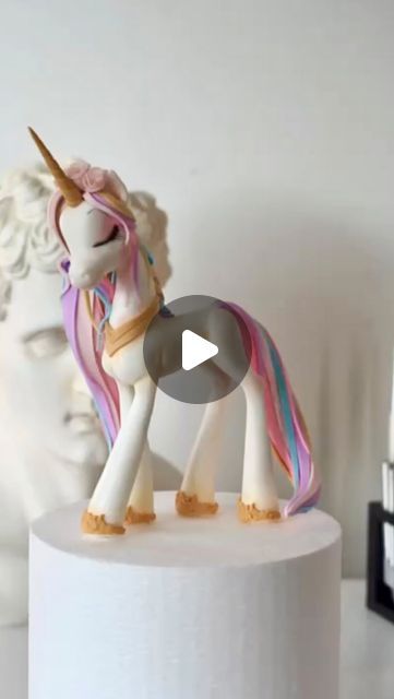 Horse Fondant Tutorial, Unicorn Mini Cake, How To Make Fondant Unicorn, Unicorn Fondant Tutorial, Unicorn Cake Topper Tutorial, Fondant Unicorn Tutorial, Unicorn Pasta, Unicorn Cake Tutorial, Unicorn Topper Fondant