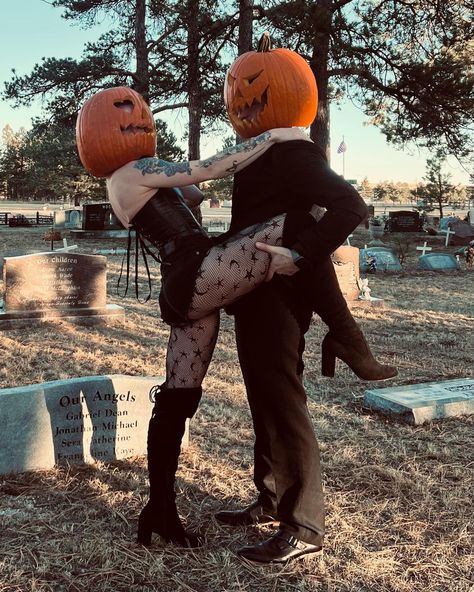 Halloween Idea For Couples, Cute Couple Halloween Activities, Scary Movie Halloween Costumes Couples, Boyfriend And Girlfriend Matching Halloween Costumes, Couples Costumes Horror Movies, Mother And Son Halloween Photoshoot, Halloween Onsies Couples, Witchy Couple Costumes, Halloween Picture Ideas For Couples