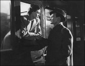 "I felt the touch of his hand on my shoulder for a moment. And then he walked away, away out of my life forever." David Lean, British Movies, Brief Encounter, Movie Screenshots, About Time Movie, Film Books, Classic Films, Old Movies, Best Actress