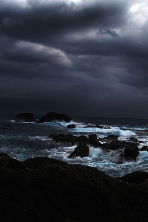 Dnd Setting, Dark Ocean, Blue Lagoon Iceland, Stormy Sea, Moody Blues, Ocean Wallpaper, Dark Photography, Sea And Ocean, Dark Wallpaper