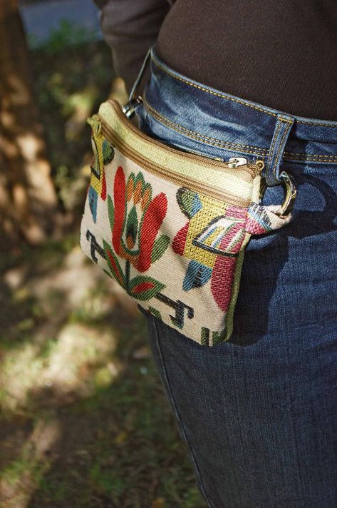 Hip Purse, Handmade Belt, Fabric Christmas Ornaments Diy, Christmas Ornaments Diy, Handmade Belts, Waist Pouch, Sewing Purses, Floral Bags, Belt Purse