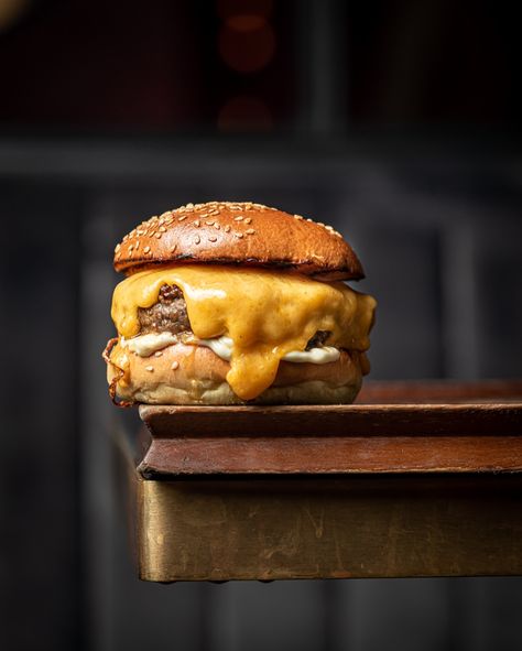 Juicy,cheesy,yummy🍔🍔🍔 Did someone say #burgerporn #limedigitalstudio #food #foodie #foodphotography #foodphoto #foodphotographer #foodgasm #burger Cheesy Burger, Photographing Food, Food Photo, Food Photography, Photographer, On Instagram, Instagram