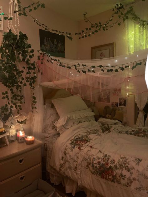 Couch Instead Of Bed Bedroom Ideas, Foresty Vibe Room, Room Painting Ideas Bedroom Creativity, Garden Bedroom Aesthetic, Pink And Green Aesthetic Bedroom, Bed Spreads Aesthetic, Fairytale Room, Dorm Room Decor Ideas, Room Decor College