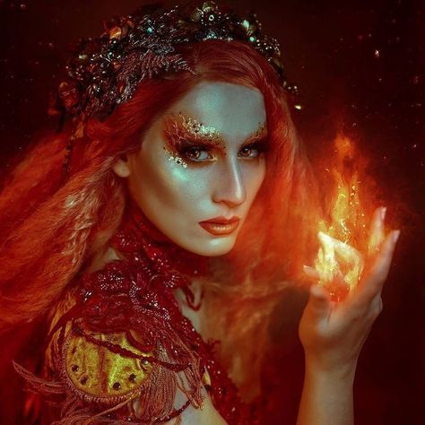 Queen Of Fire, Ice Queen Costume, Phoenix Makeup, Fire Makeup, Diy Halloween Costumes Easy, Fire Element, Queen Costume, Women Makeup, Halloween Makeup Looks