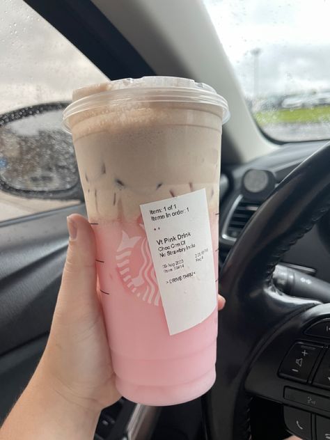 Chocolate Cream Cold Foam, Venti Pink Drink, Strawberry Starbucks Drink, Pink Drink Starbucks, Starbucks Chocolate, Free Starbucks Gift Card, Starbucks Pink Drink, Starbucks Drink Menu, Starbucks Secret Menu Recipes