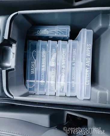 Organised Car Interior, Car Storage Hacks, Car Trash Ideas, Suv Cargo Organization, Trunk Organization Suv, Car Middle Console Organization, Office In A Car, Car Glove Box Organization, Mom Car Organization Ideas