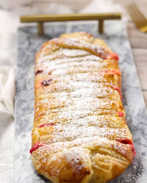 Cherry Strudel Recipe With Puff Pastry German Puff Pastry Recipes, Puff Pastry Strudel Recipes, Cherry Strudel Recipe Puff Pastries, German Pastries Recipes, Cherry Puff Pastry Recipes, Cherry Strudel Recipe, Raspberry Strudel, Cheese Strudel Recipe, Cherry Pastry