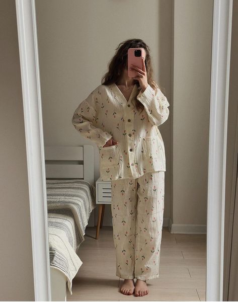 Cute Robes Aesthetic, Modest Pyjamas, Cute Pyjama Aesthetic, Comfy Pajamas Aesthetic, Aesthetic Pijamas, Sleep Wear Aesthetic, Onesie Aesthetic, Aesthetic Pyjamas, Pajama Aesthetic