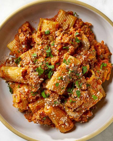 Italian Sausage Dinner Recipes, Italian Sausage Dinner, Sausage Dinners, Rigatoni Bolognese, Pork Ragu, Sunday Sauce, Italian Sausage Recipes, Italian Comfort Food, Hot Italian Sausage