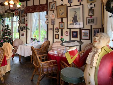 Afternoon Tea at The Windsor Rose Tea Room in Florida - Destination Tea English Tea Room, English Dishes, Sponge Cake Filling, White Chocolate Mocha, Florida Destinations, British Tea, British Baking, Bridal Shower Tea, Cream Tea