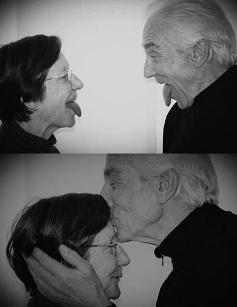 Happy Quotes Smile, Growing Old Together, 사진 촬영 포즈, Old Couples, Black And White Photos, Trik Fotografi, Old Love, White Photos, This Is Love