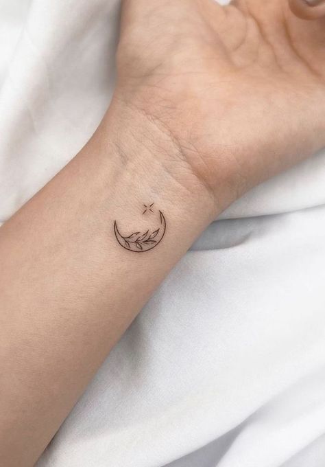 Tato Grunge, Miniature Tattoos, Tiny Wrist Tattoos, Hand Tattoos For Girls, Small Pretty Tattoos, Petite Tattoos, Wrist Tattoos For Women, Small Hand Tattoos, Cute Tattoos For Women