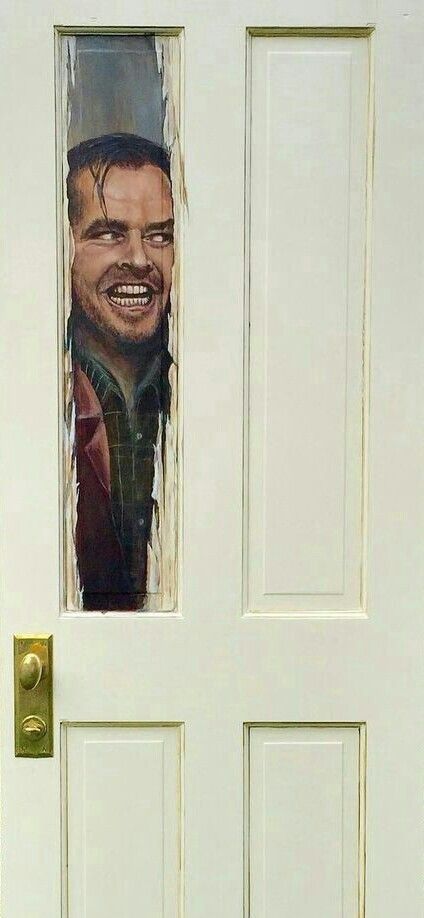 Great door art !! The Shining Wallpapers, Jack Nicholson The Shining Wallpaper, The Shinning Wallpapers, The Shining Stephen King, The Shining Halloween Party, The Shinning Art, The Shining Wallpaper, Horror Movies Wallpaper, Here's Johnny The Shining