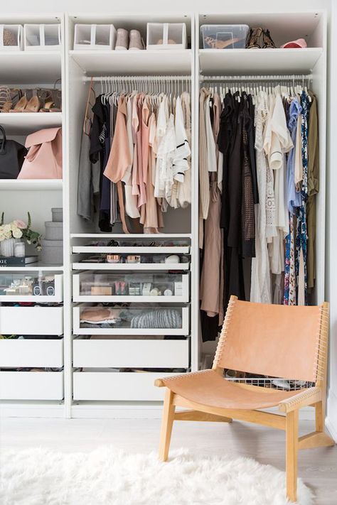 40 Pretty Modern Closet Ideas That Every Women Will Love | Home Design And Interior Ikea Closet Design, Diy Kast, Custom Closet Design, Ikea Closet, Dream Closet Design, Wardrobe Organisation, Open Closet, Closet Layout, Wardrobe Room