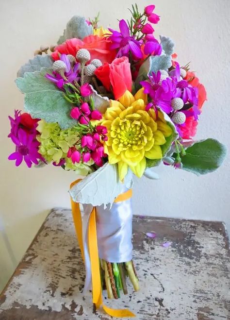 10 Ways to Plan a Neon Wedding ... Neon Wedding Theme, 1980s Wedding, Neon Flowers, Bright Wedding, Neon Wedding, Bride Bouquets, Beautiful Bouquet, Neon Colors, Wedding Themes