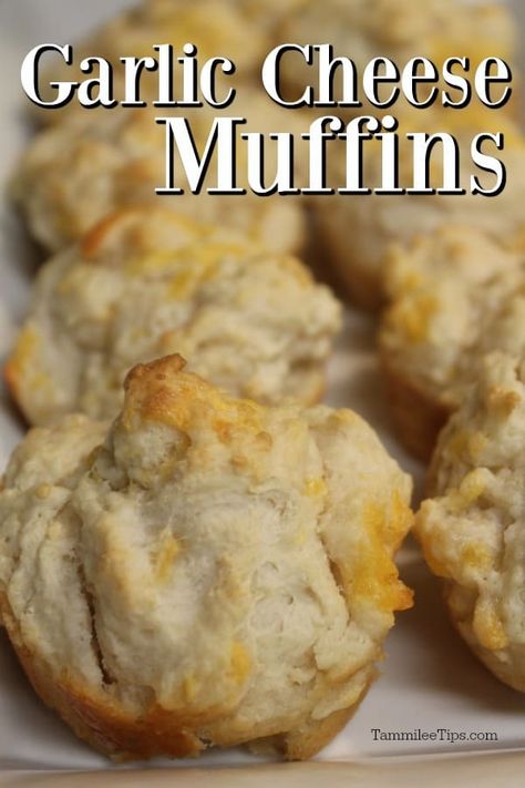 Garlic Cheese Muffins, Garlic Bread Muffins, Garlic Muffins, Baked Food, Savory Muffins, Biscuit Rolls, Muffin Bread, Garlic Cheese, Bread Bowl