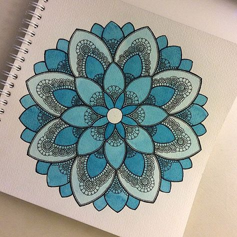 Mandala Colorful Art, Mandala Art Flower Design, Pencil Color Mandala Art, Different Mandala Ideas, Mandla Mandela Art, Mandala Coloring Ideas, Mandela Art Colorful, Colorful Mandala Drawing, Best Mandala Art