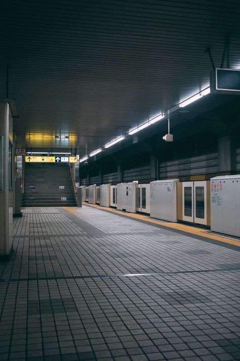 empty train station photo – Free Train Image on Unsplash Empty Train Station, Japan Subway, Tokyo Subway, Station Photo, Game Map, Japanese Town, Japan Train, Green Inspiration, Japan Tokyo