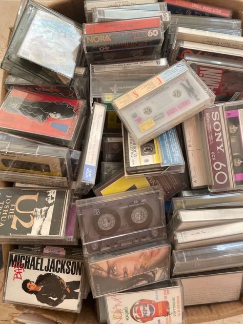 Music Tapes Aesthetic, Disco Vintage Aesthetic, Casette Tapes Aesthetic Vintage, Casset Tapes Aesthetic, Mixtape Aesthetic Vintage, Casette Tape Aesthetic, Cassette Collection Aesthetic, Lucacore Aesthetic, Cassette Tape Collection