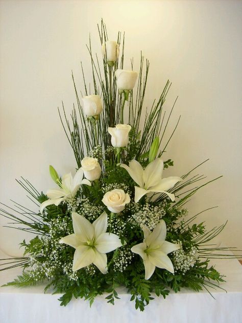 2                                                                                                                                                                                 Mais White Flower Arrangements, Spring Flower Arrangements, Altar Flowers, Large Flower Arrangements, Flower Arrangement Designs, Ikebana Flower Arrangement, Church Flower Arrangements, Creative Flower Arrangements, Flower Arrangements Simple