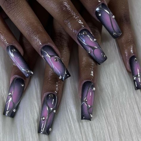 Goth Acrylic Nail Designs, Goth Gel Nails, Gel Nails Ombre, Ombre French Tip Nails, Black Women Nails, Ombre French Tip, Black And Purple Nails, Nails Gothic, Rave Nails