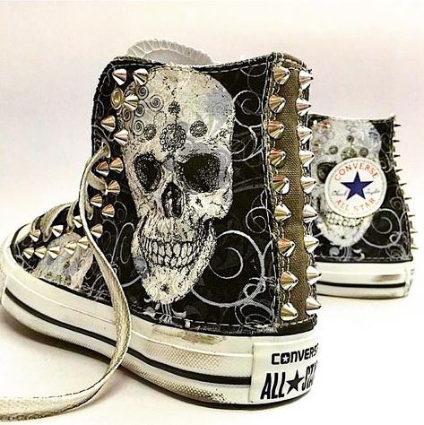 Diy Emo Clothes, Dr J, Custom Shoes Diy, Punk Shoes, Gothic Shoes, Goth Fashion Punk, Aesthetic Grunge Outfit, Punk Rock Fashion, Emo Outfits