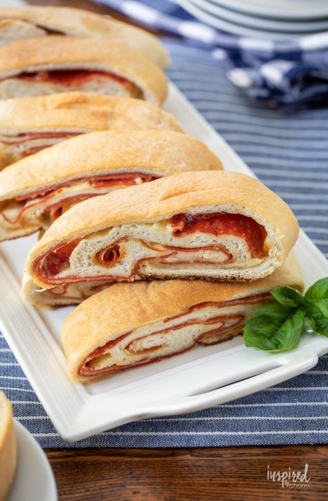 Pepperoni Bread Recipe, Pepperoni Bread, Pizza Bread Recipe, Summer Appetizers Easy, Pepperoni Rolls, Friendsgiving Food, Christmas Snack, Inspired By Charm, Work Parties