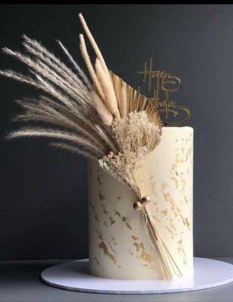 Earthy Birthday Cake, Boho Cake Ideas Birthday, Feather Cake, Modern Birthday Cakes, Decorating Frosting, Boho Cake, 21st Cake, 50th Cake, 13th Anniversary