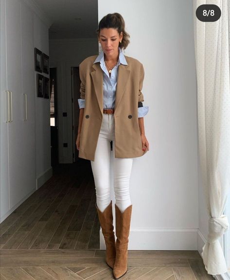 d72fbbccd9fe64c3a14f85d225a046f4desc46989078ri Outfit Botas, Mode Tips, Looks Country, Skandinavian Fashion, London Outfit, Beige Outfit, Cold Outfits, Outfit Mujer, Wardrobe Tips