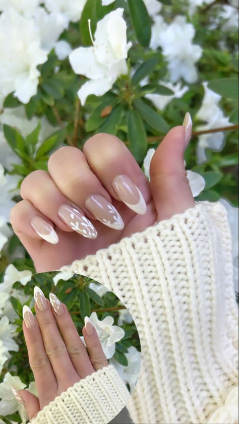 Neutral floral spring nails white beige french tips Spring Nails White, Floral Spring Nails, Neutral Wedding Nails, Bridal Shower Nails, Ivory Nails, Nails Bridal, Flowers House, Bridal Nails Designs, Engagement Nails