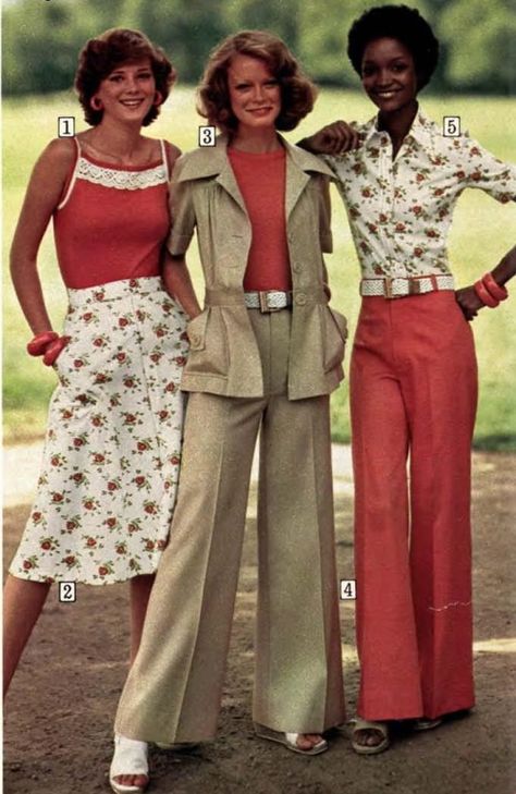 70s Fashion | What Did Women Wear in the 1970s? 1970s Female Fashion, Late 70s Fashion, 70s Fashion Trends, 70s Fashion Women, 70s Womens Fashion, 1970s Fashion Women, 70s Women Fashion, 1970 Fashion, Fashion Through The Decades